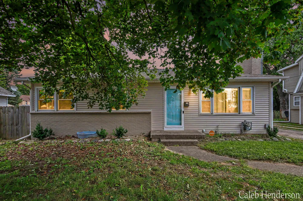 2712 Byron Center Avenue SW Wyoming City, MI 49519