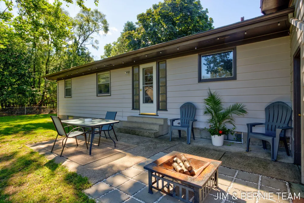 345 Harp Street SE Kentwood City, MI 49548