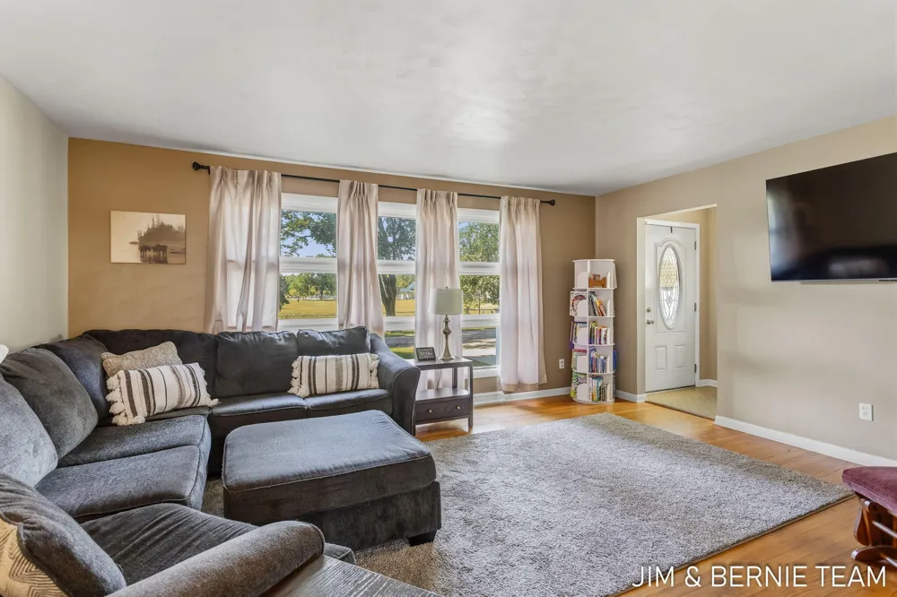 345 Harp Street SE Kentwood City, MI 49548