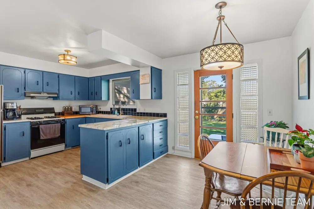 345 Harp Street SE Kentwood City, MI 49548