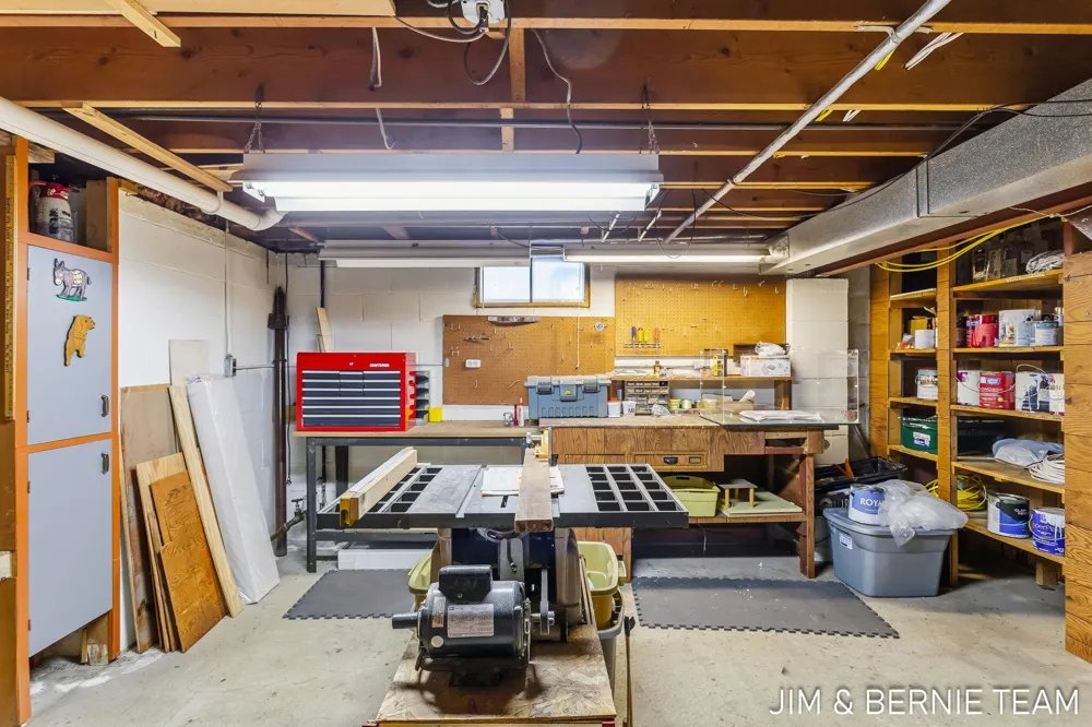 345 Harp Street SE Kentwood City, MI 49548