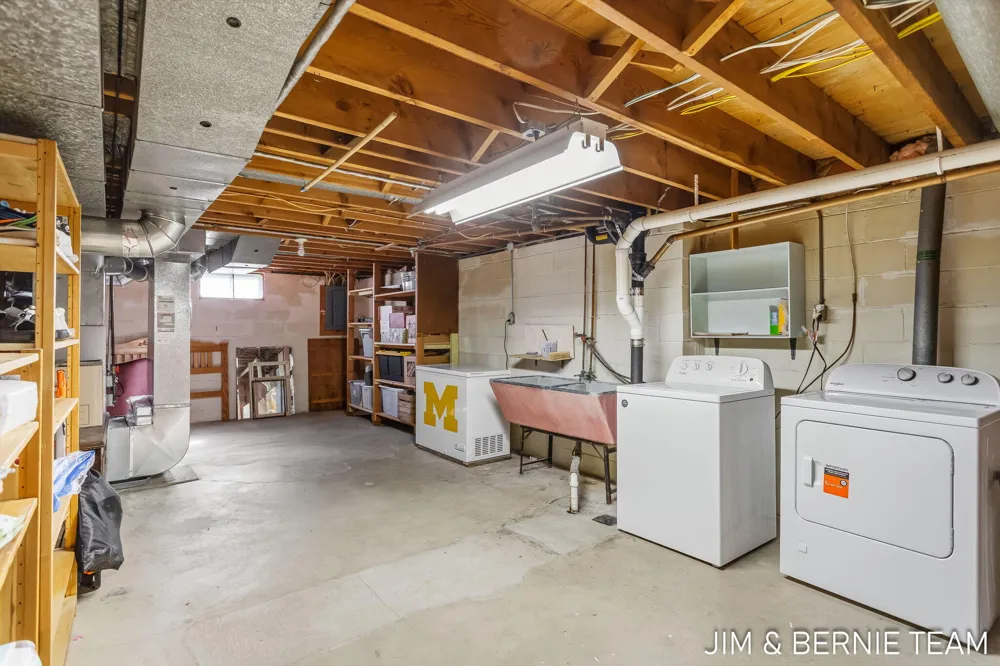 345 Harp Street SE Kentwood City, MI 49548