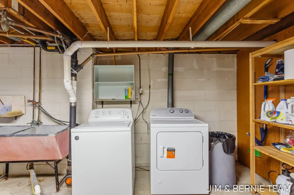 345 Harp Street SE Kentwood City, MI 49548