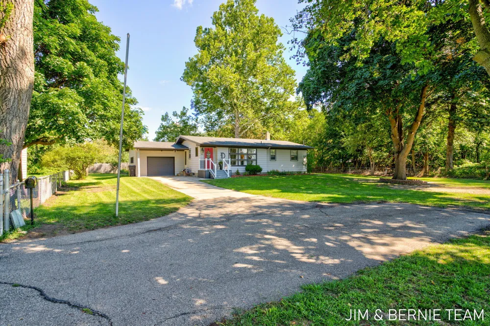345 Harp Street SE Kentwood City, MI 49548