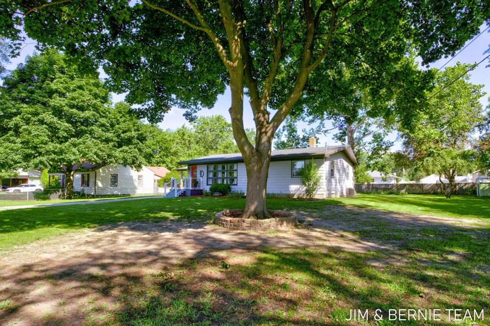 345 Harp Street SE Kentwood City, MI 49548