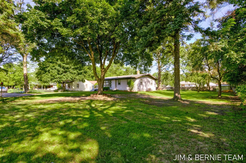 345 Harp Street SE Kentwood City, MI 49548