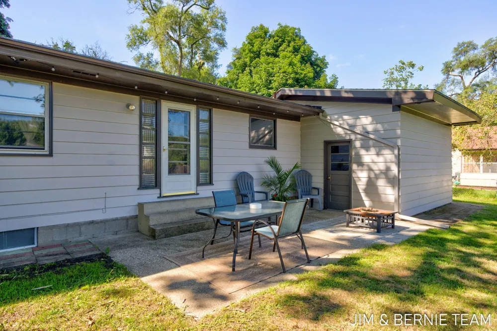 345 Harp Street SE Kentwood City, MI 49548