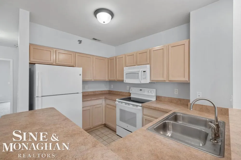 25480 Saint James Street Southfield Township, MI 48075