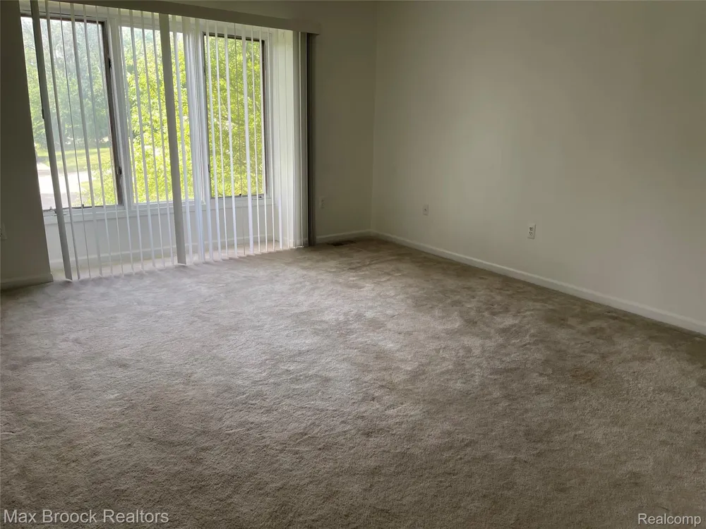 6330 Odessa Drive West Bloomfield Charter Township, MI 48324