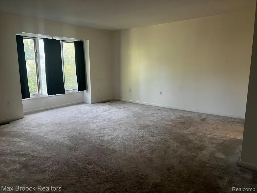 6330 Odessa Drive West Bloomfield Charter Township, MI 48324