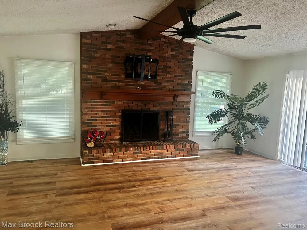 6330 Odessa Drive West Bloomfield Charter Township, MI 48324