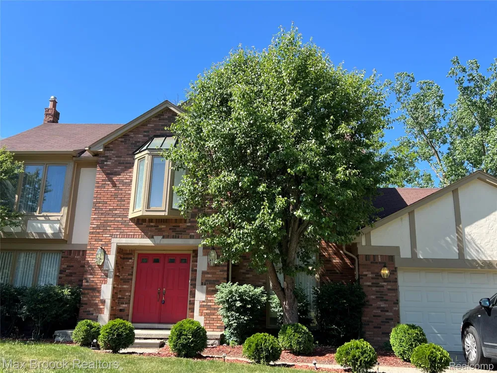 6330 Odessa Drive West Bloomfield Charter Township, MI 48324