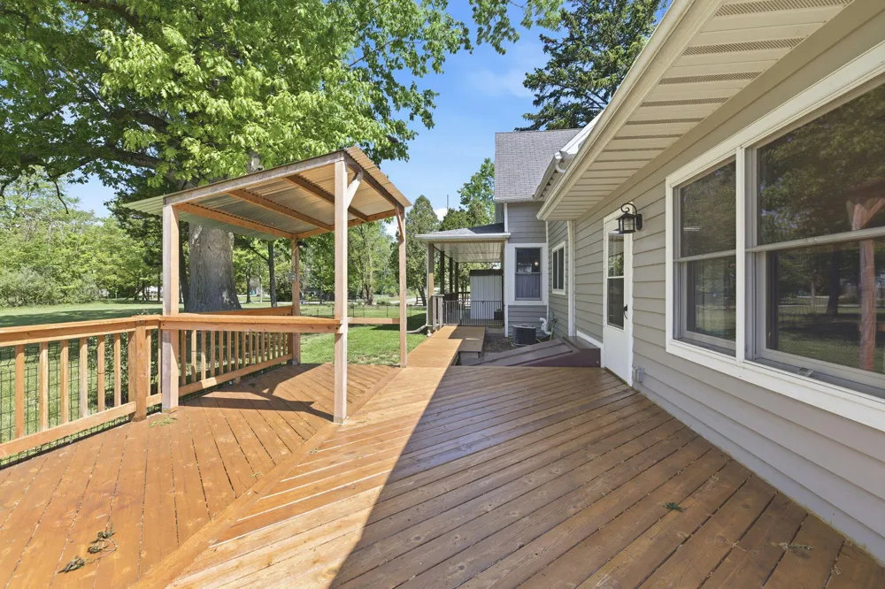 7780 W East Road Chikaming Township, MI 49116