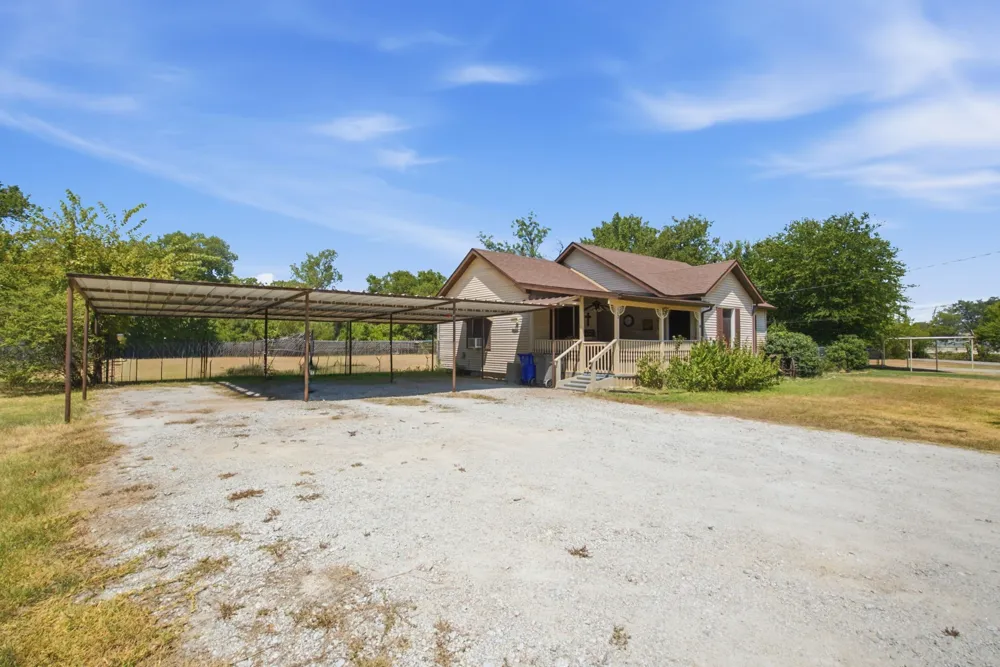 112 Sandra Drive Azle, TX 76020