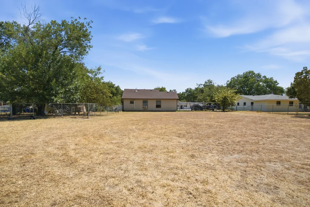 112 Sandra Drive Azle, TX 76020