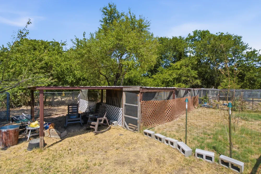 112 Sandra Drive Azle, TX 76020