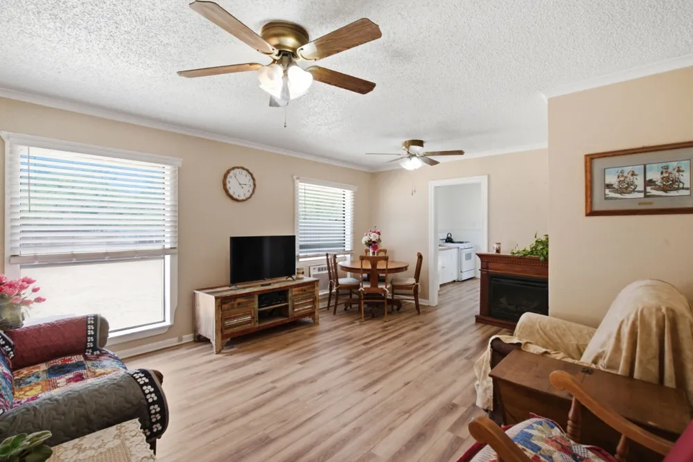 112 Sandra Drive Azle, TX 76020