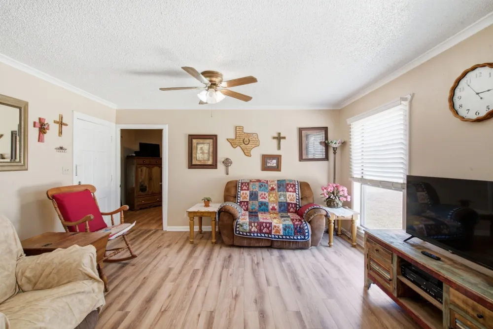 112 Sandra Drive Azle, TX 76020