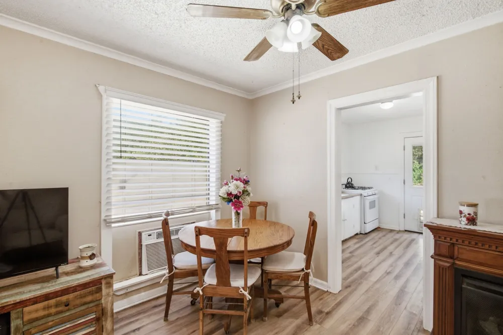 112 Sandra Drive Azle, TX 76020