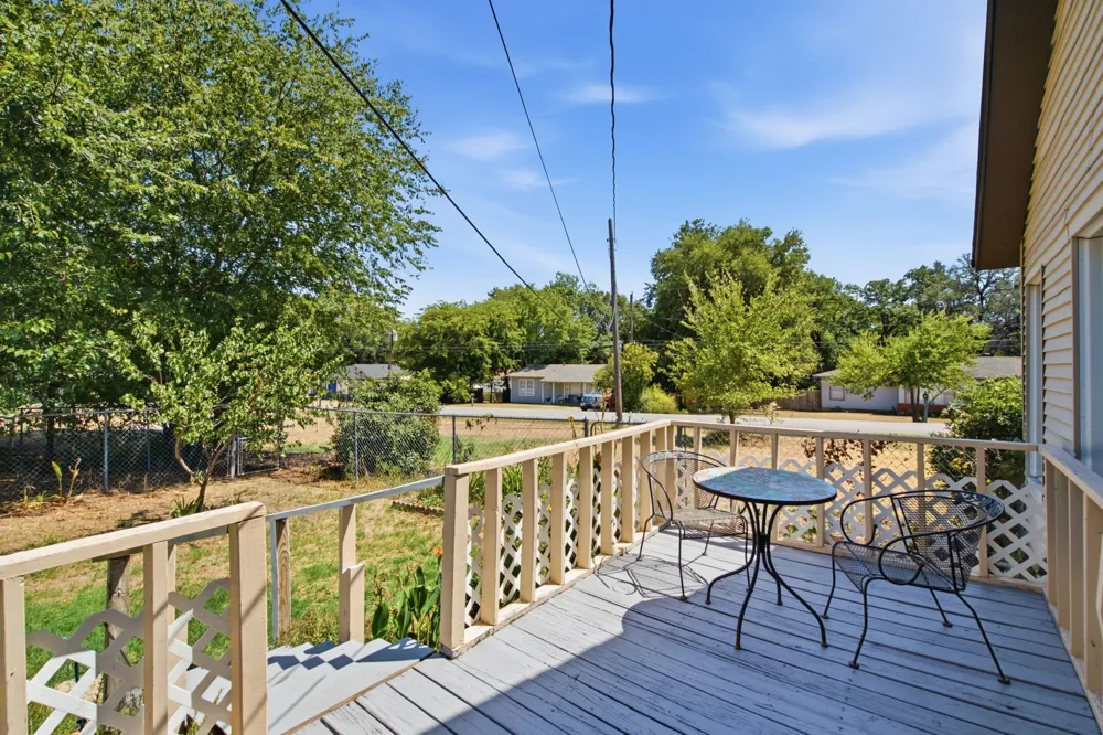 112 Sandra Drive Azle, TX 76020