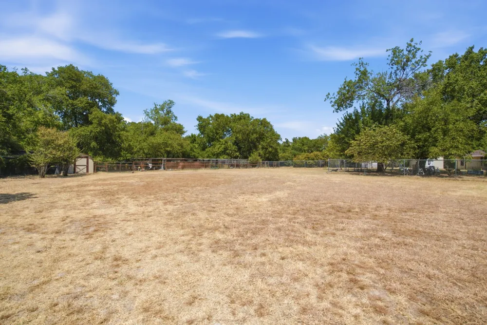 112 Sandra Drive Azle, TX 76020