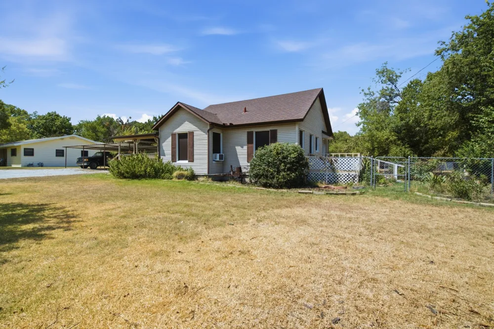 112 Sandra Drive Azle, TX 76020