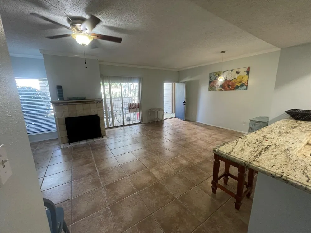 7135 Holiday Drive Galveston, TX 77550
