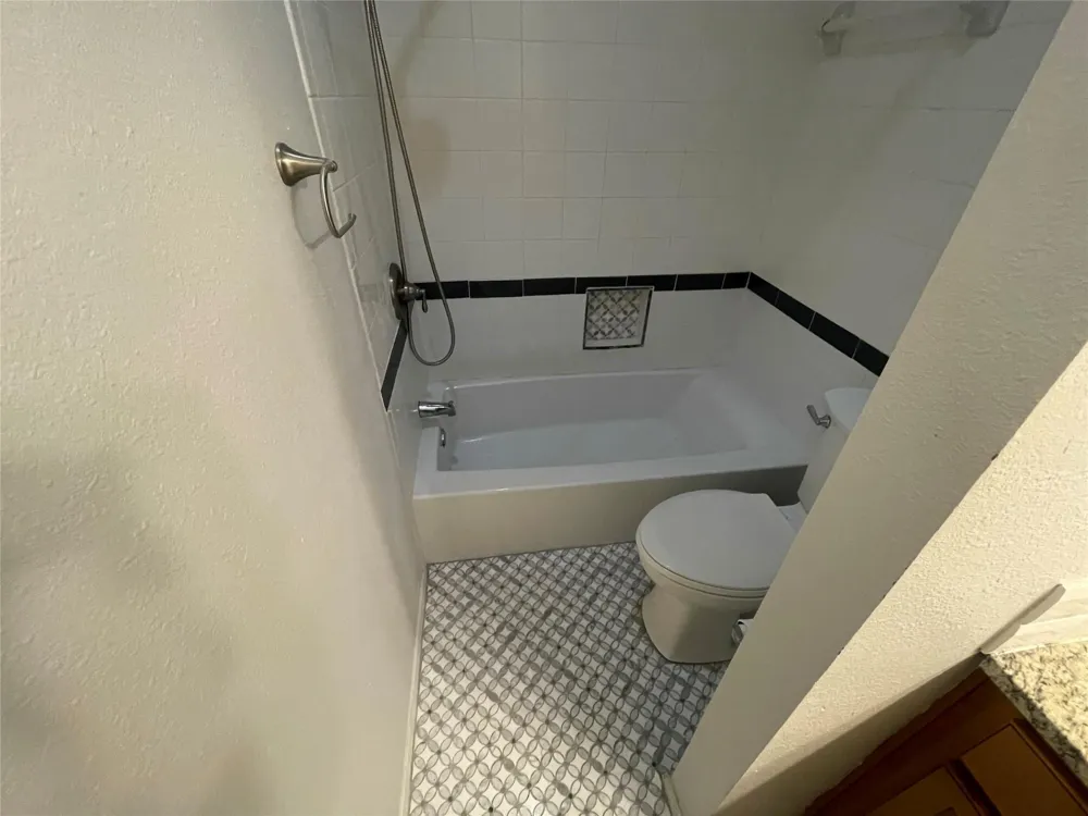 7135 Holiday Drive Galveston, TX 77550