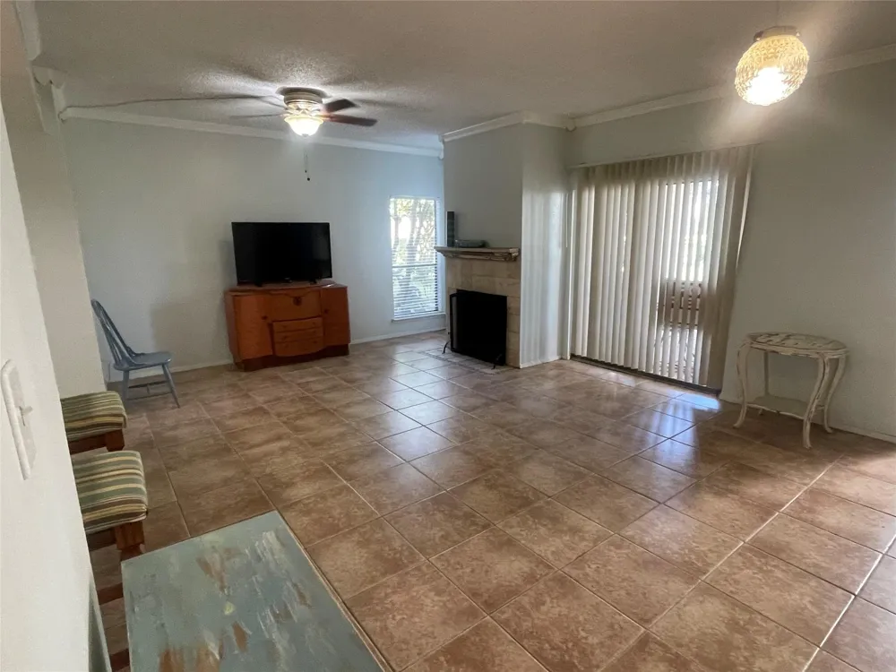 7135 Holiday Drive Galveston, TX 77550