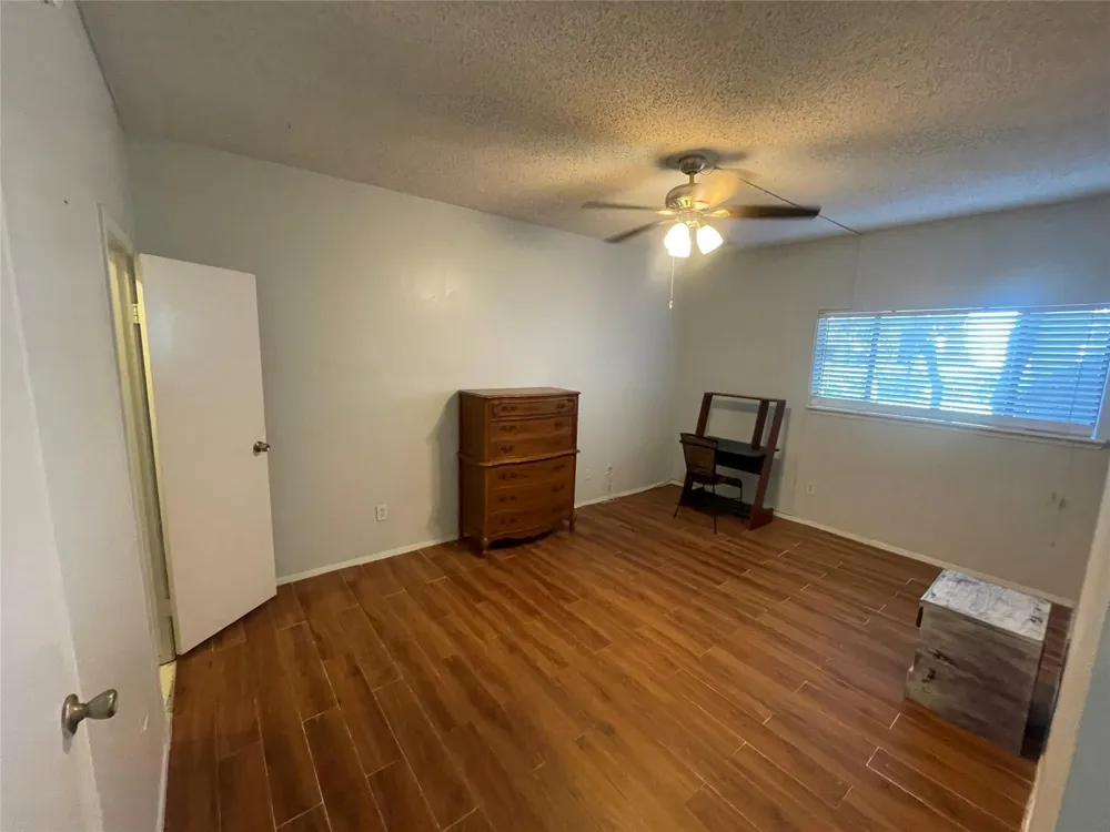 7135 Holiday Drive Galveston, TX 77550