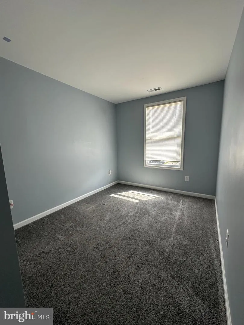18 HARRINGTON LANE Sicklerville, NJ 08081