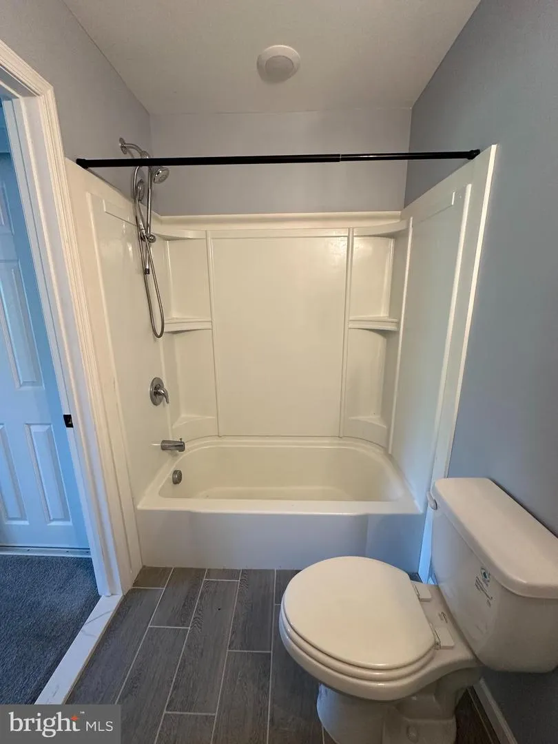 18 HARRINGTON LANE Sicklerville, NJ 08081