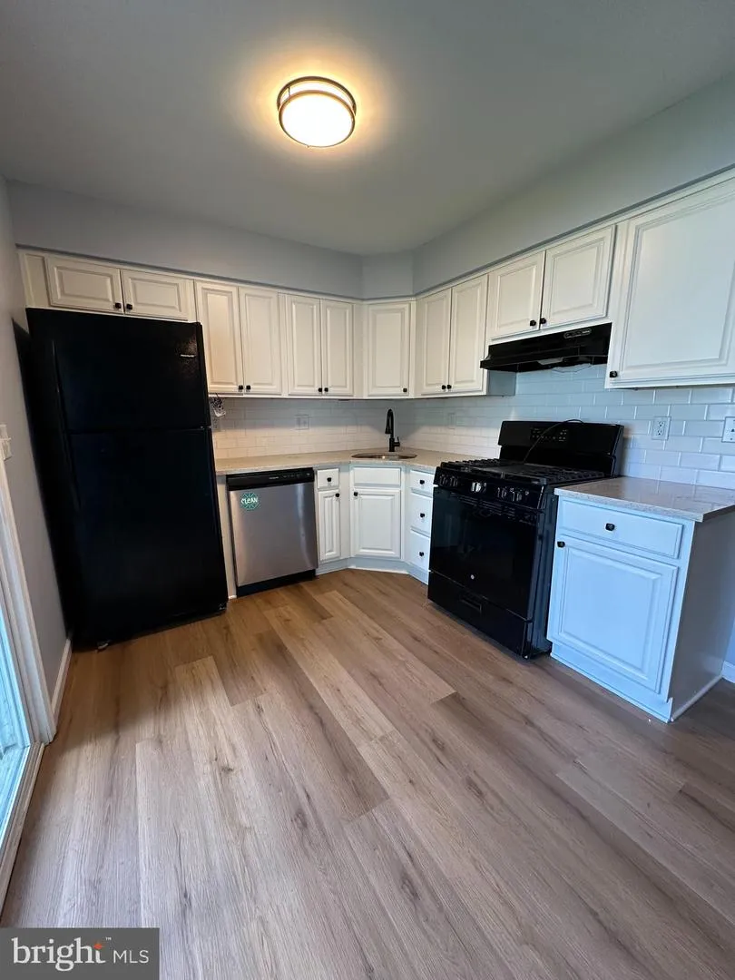 18 HARRINGTON LANE Sicklerville, NJ 08081
