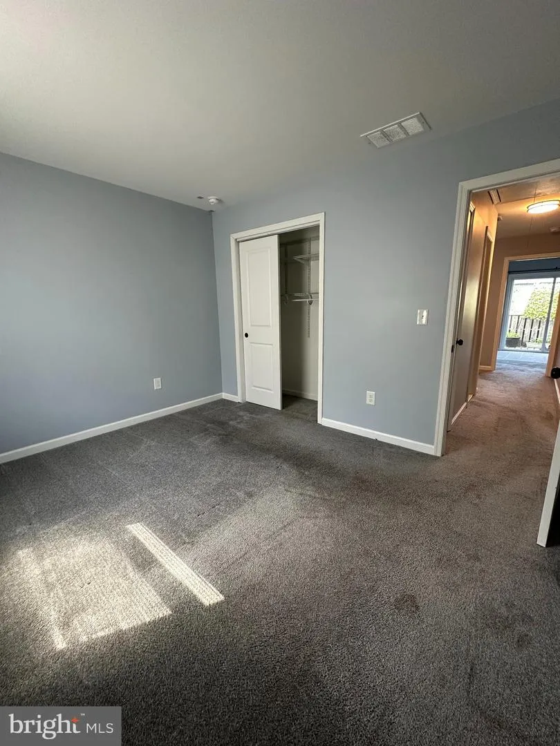 18 HARRINGTON LANE Sicklerville, NJ 08081