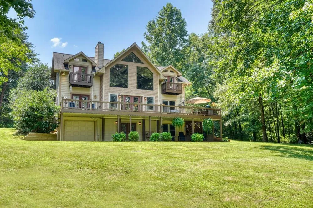 84 Shores Drive Hayesville, NC 28904