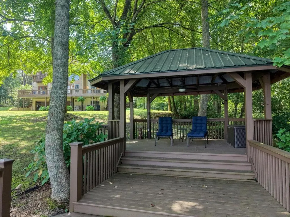 84 Shores Drive Hayesville, NC 28904
