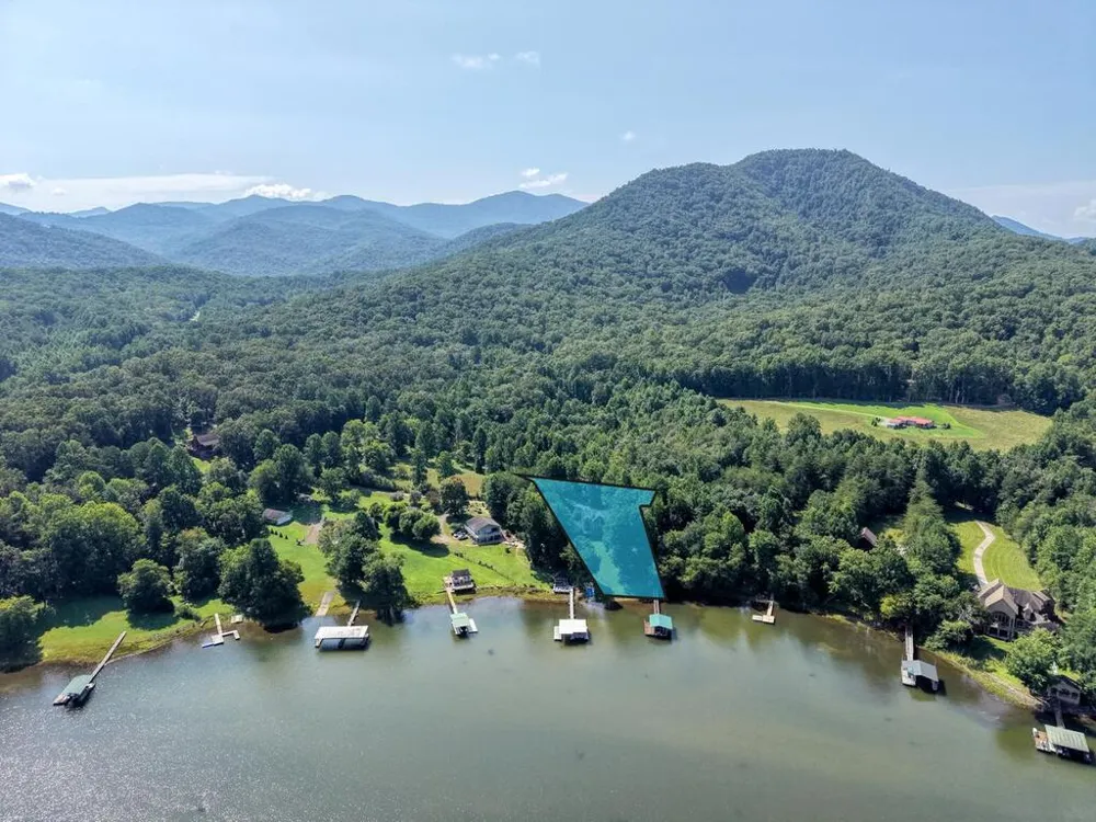 84 Shores Drive Hayesville, NC 28904