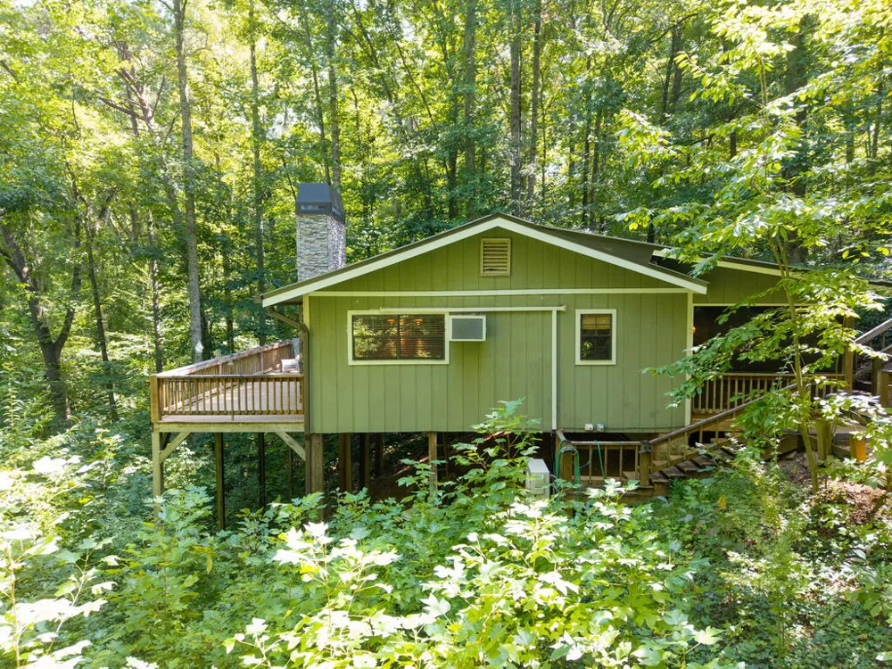 231 Dogwood Circle Hayesville, NC 28904