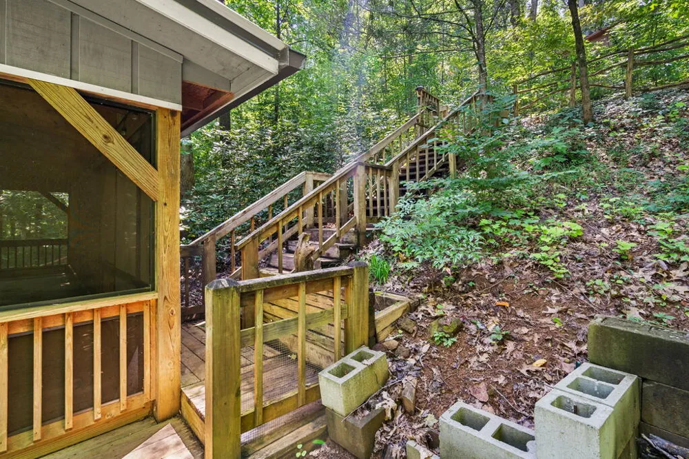 231 Dogwood Circle Hayesville, NC 28904