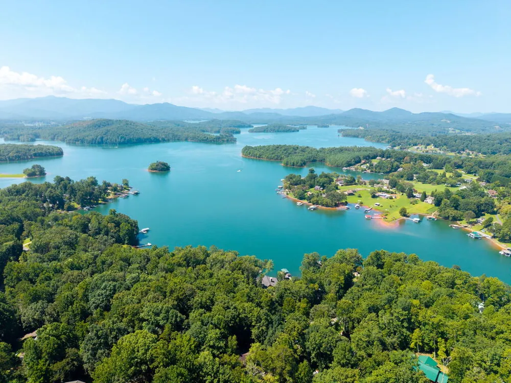 231 Dogwood Circle Hayesville, NC 28904