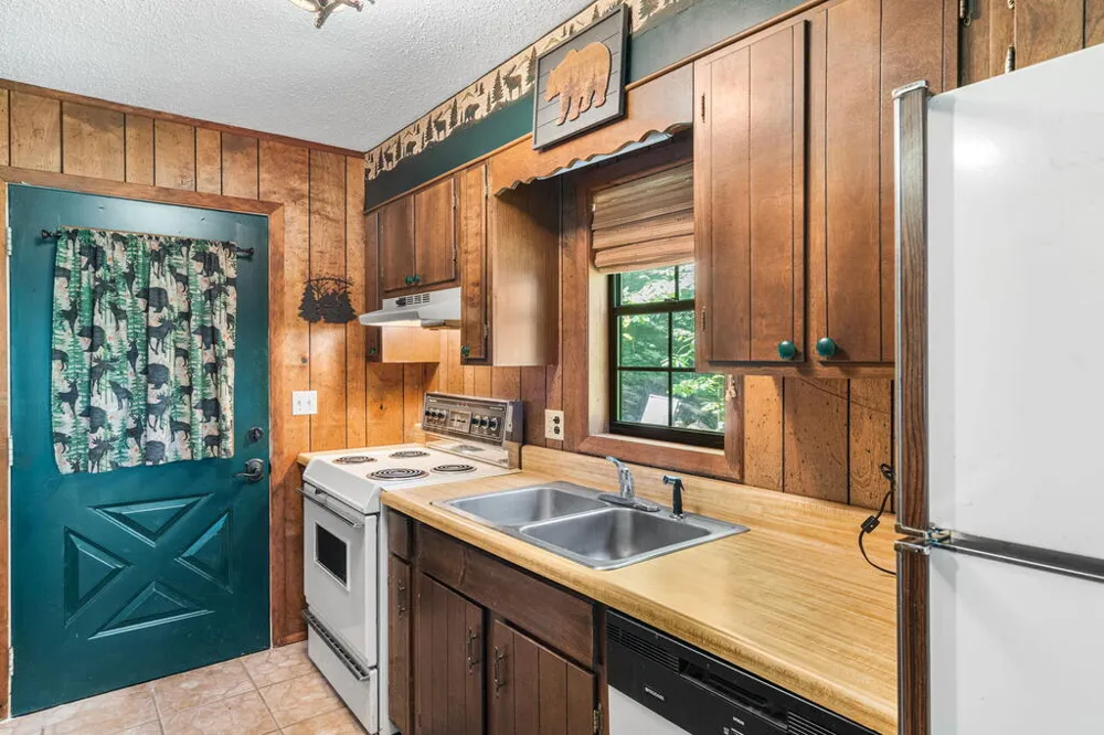 231 Dogwood Circle Hayesville, NC 28904