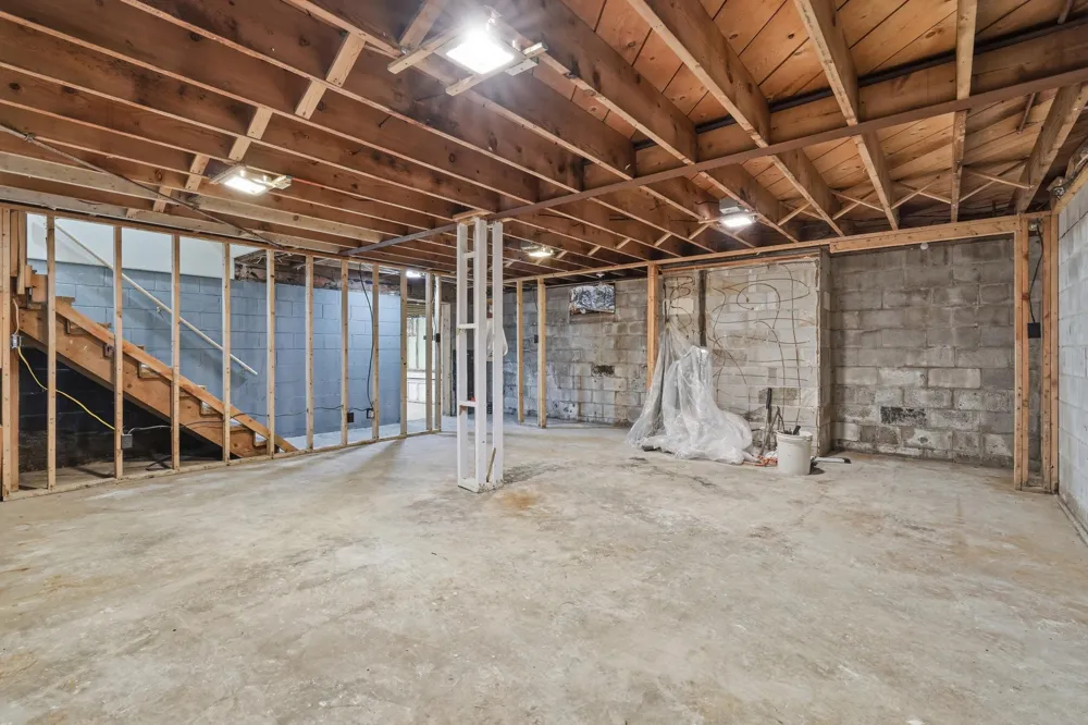 4765 W 950 Lake Village, IN 46349