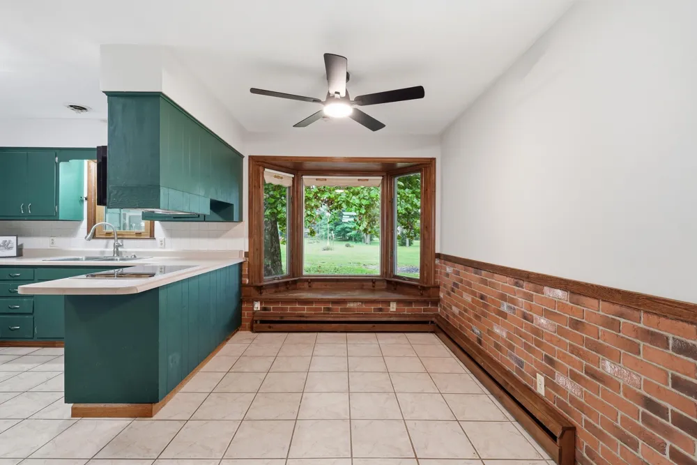 4765 W 950 Lake Village, IN 46349