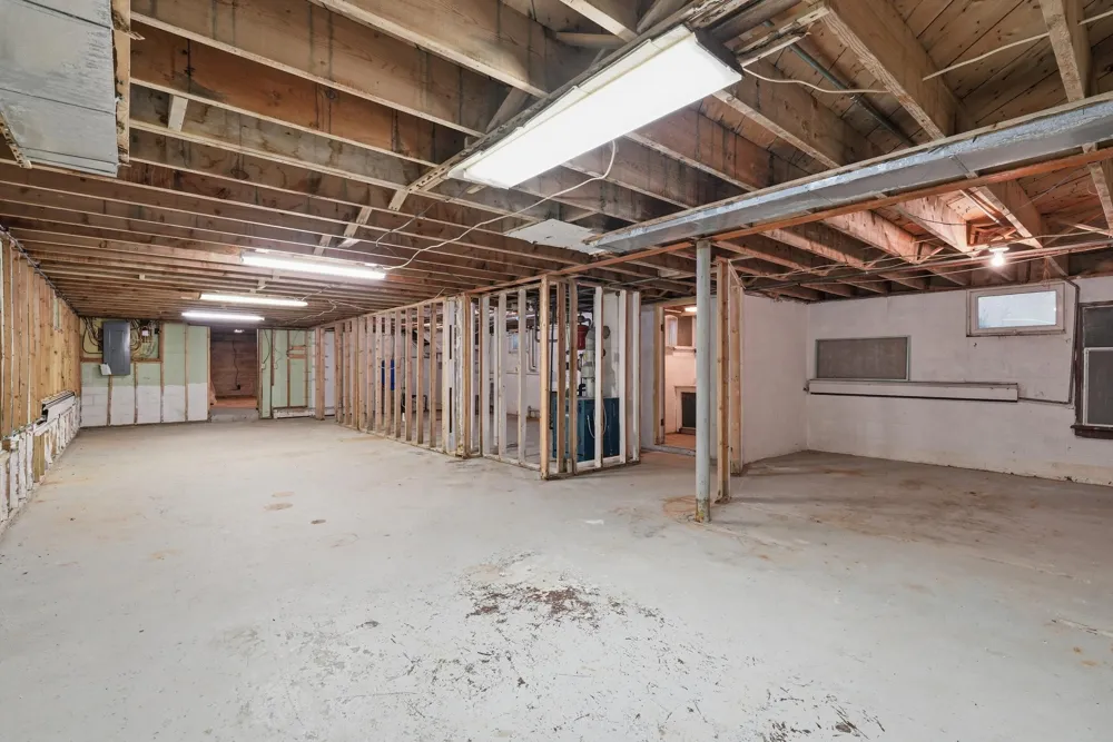 4765 W 950 Lake Village, IN 46349
