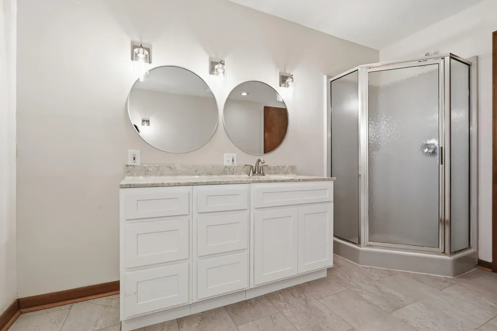 4765 W 950 Lake Village, IN 46349