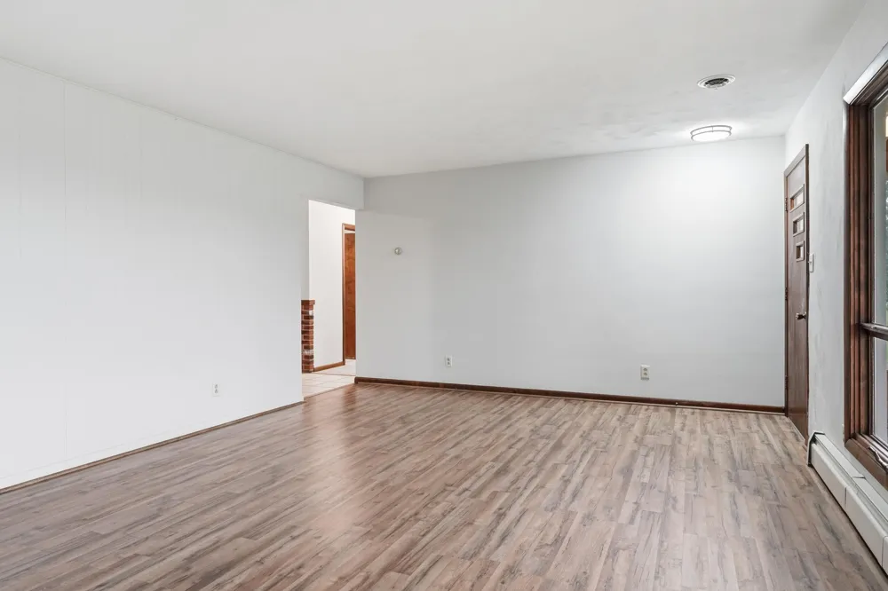 4765 W 950 Lake Village, IN 46349