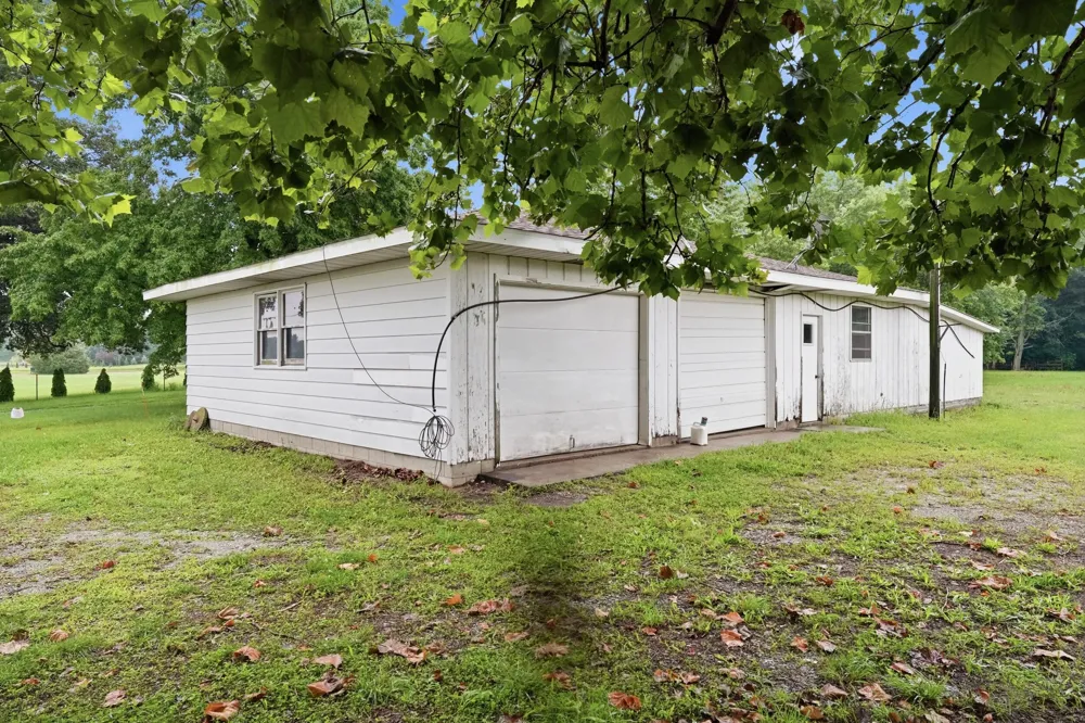 4765 W 950 Lake Village, IN 46349