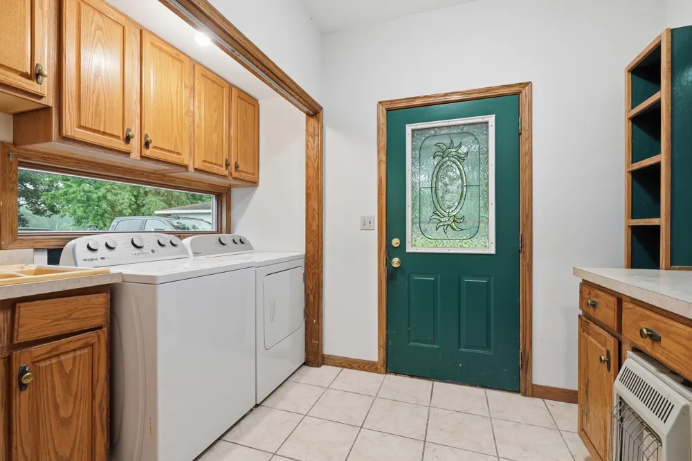 4765 W 950 Lake Village, IN 46349