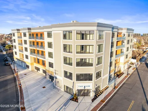 185 Morris Avenue #409