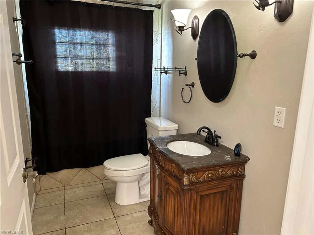 717 SE 10th Avenue Cape Coral, FL 33990